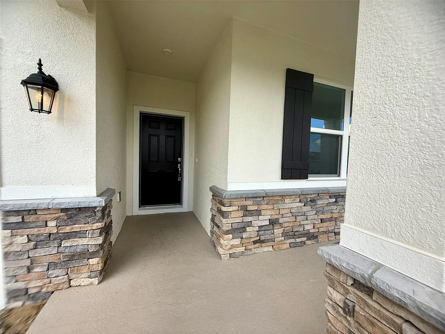 4 bed, 1839 sqft, $2,000 — Photo 2