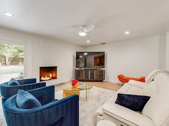 4th image of 2714 Lakeview Ln