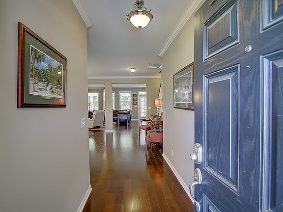 3rd image of 8531 Majestic St