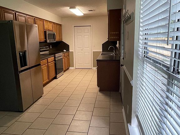 4th image of 1560 35th St