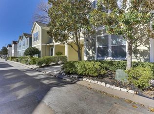 730 Redwing Place Dr, Houston, TX 77009