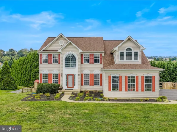 1346 Crushed Apple Dr, Martinsburg, WV 25403