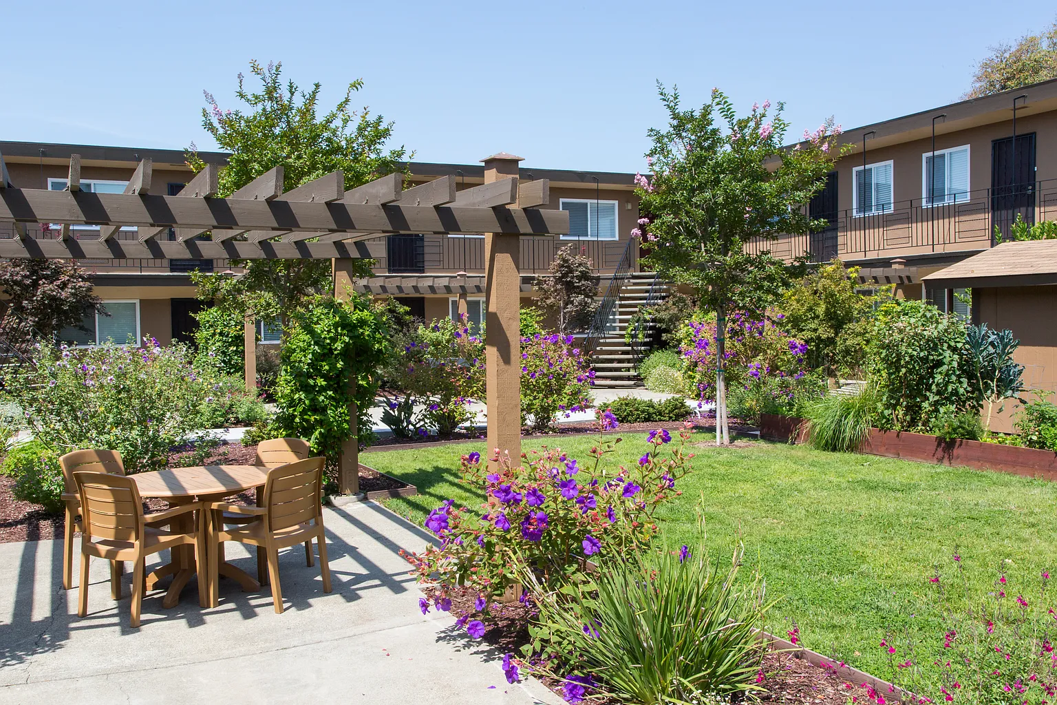 165 Preda St #19 photo 1