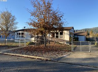 289 Raintree Ave, Sutherlin, OR 97479