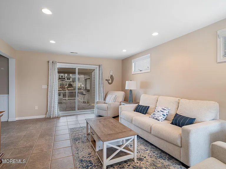 60 Mary Alice Rd — Photo 6