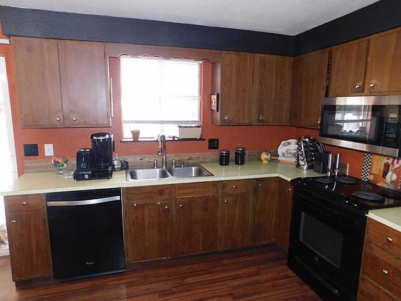 5th image of 1901 E Velora Dr