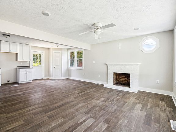 5th image of 1101 Torrey Dr