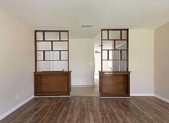2nd image of 3101 Ellis Ave APT 4