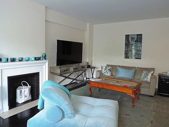 4th image of 40 Central Park S #2B