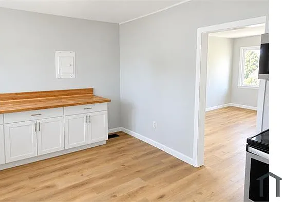 3 bed, 884 sqft, $1,700 — Photo 2