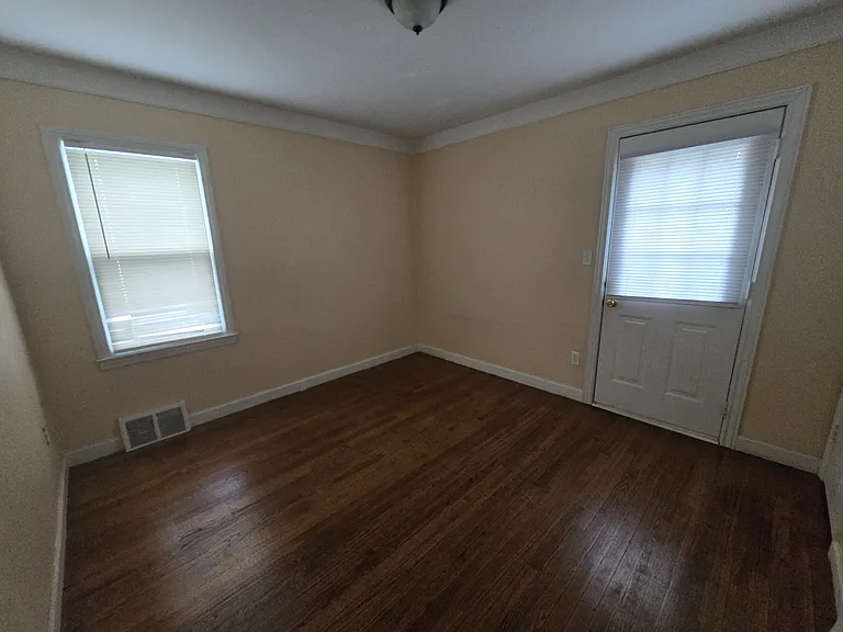 21227 Panama St — Photo 2