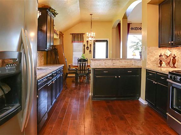 5th image of 3909 Dunlavy Dr