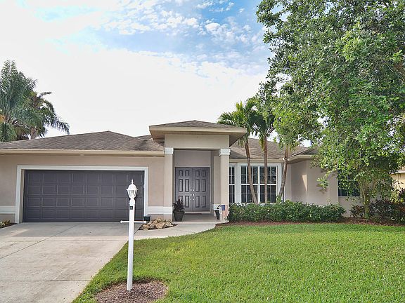 3rd image of 19497 Devonwood Cir