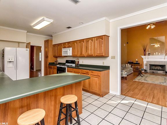 4th image of 3710 Gulf Ct
