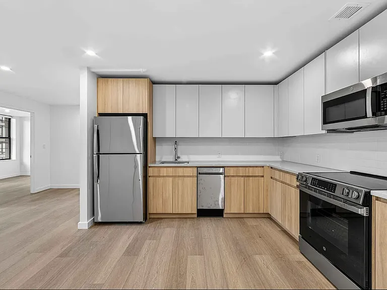 225 E 134th St — Photo 8