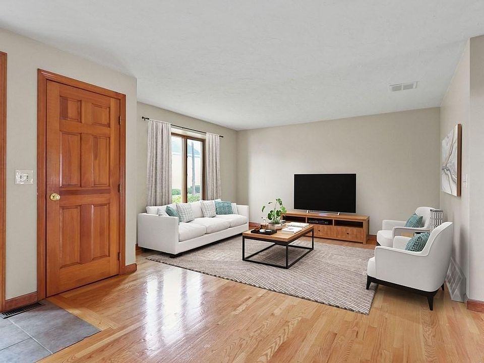 1st image of 10 Plain St #1