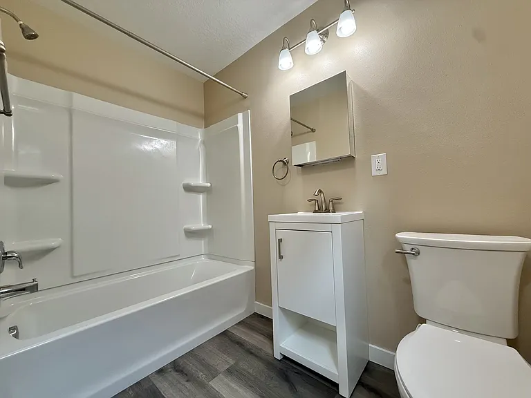 1724 W 8th Ave #1 — Photo 9