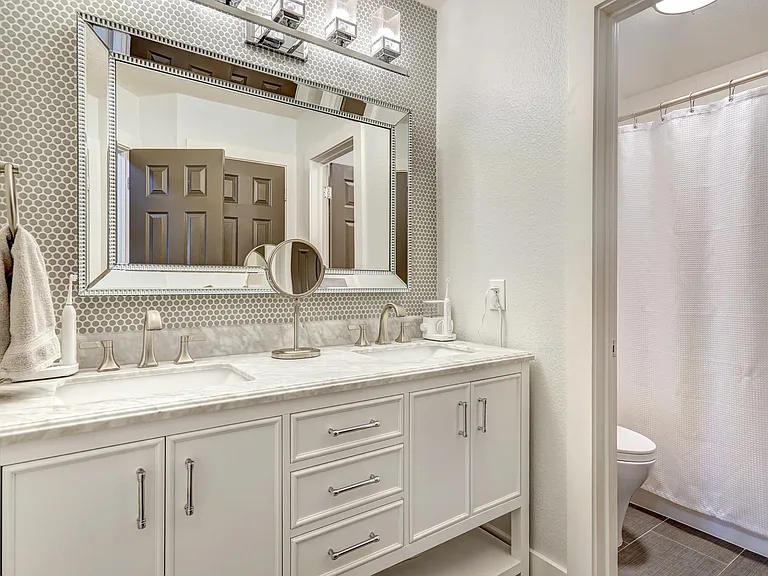 2639 Henley Dr — Photo 31