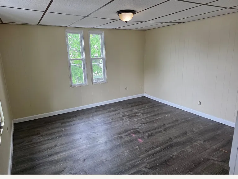 16-18 Hedley Ave #3 — Photo 3