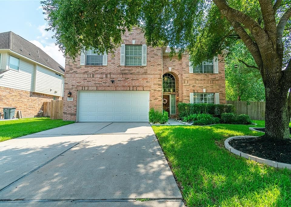 Welcome Home- 10419 Belcourt St.