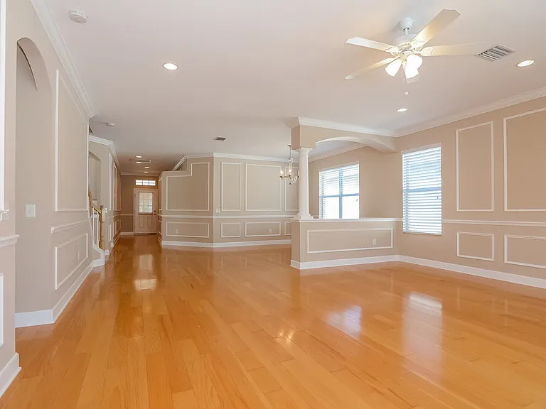 7830 Grasmere Dr — Photo 2