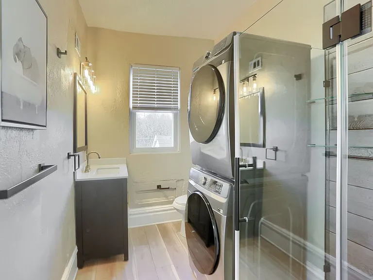 513 Grace St — Photo 33