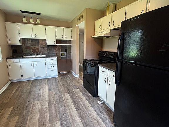 3rd image of 609 Catalina Dr