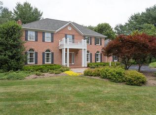 784 Stephanie Cir, Great Falls, VA 22066