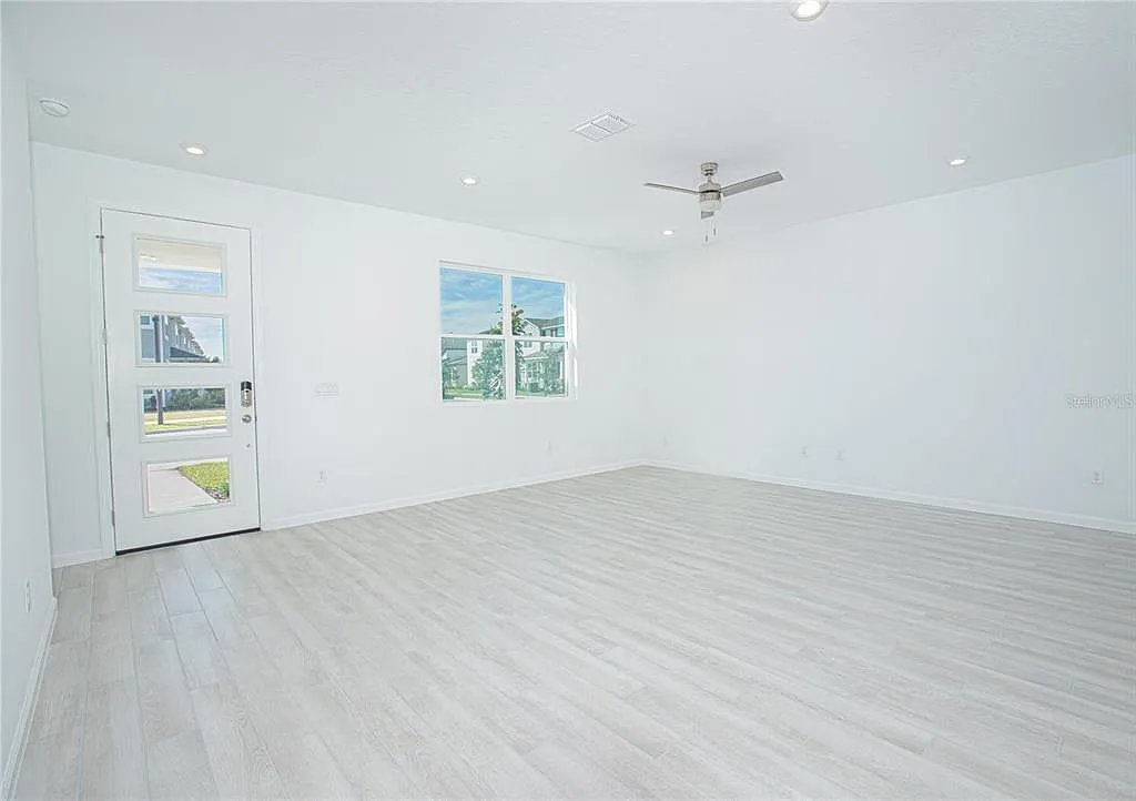 3 bed, 2.5 bath, 1609 sqft, $3,000 — Photo 3