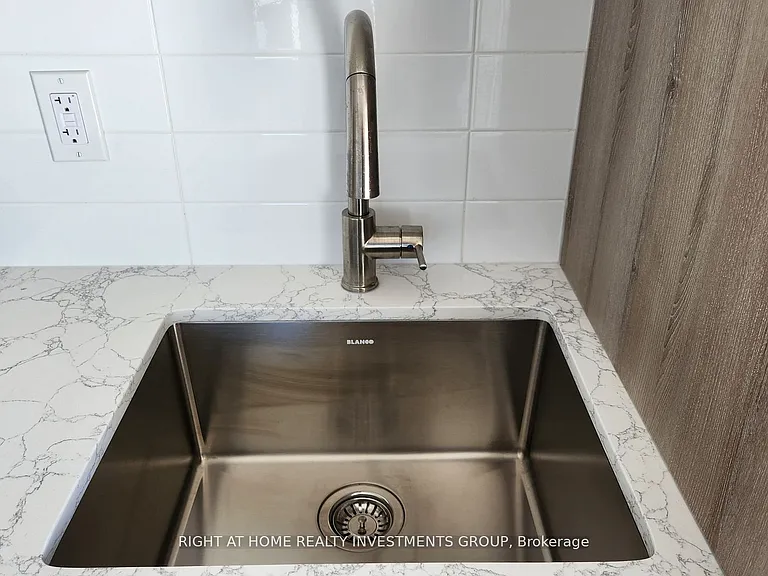 319 Jarvis St #LPH02 — Photo 7