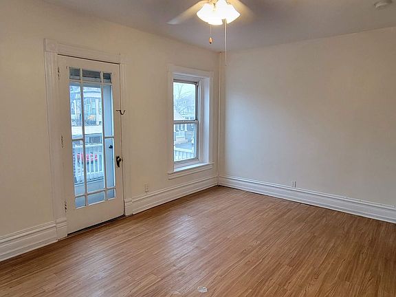 5th image of 1441 W Linden St APT 2