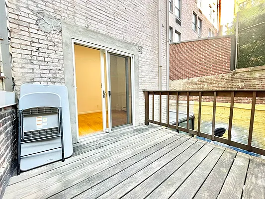 Rented by HOLTON REAL ESTATE INC. | media 17