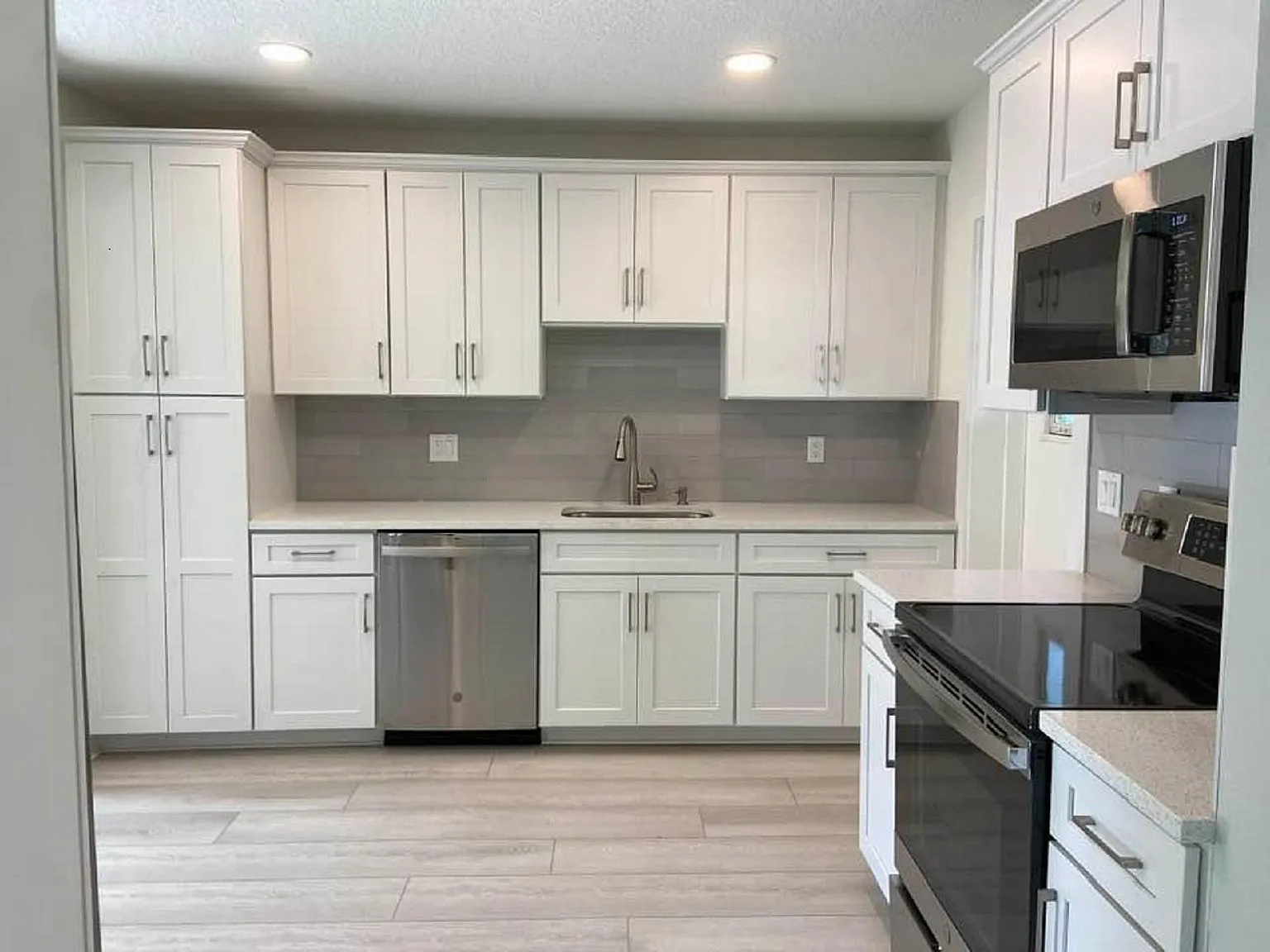 3 bed, 1332 sqft, $3,100 — Photo 4