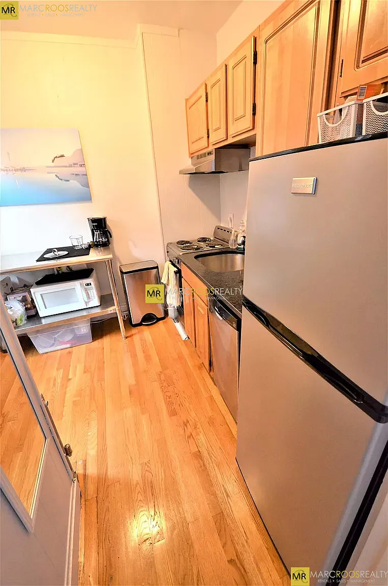 Studio, 1.0 bath, $2,350 — Photo 2
