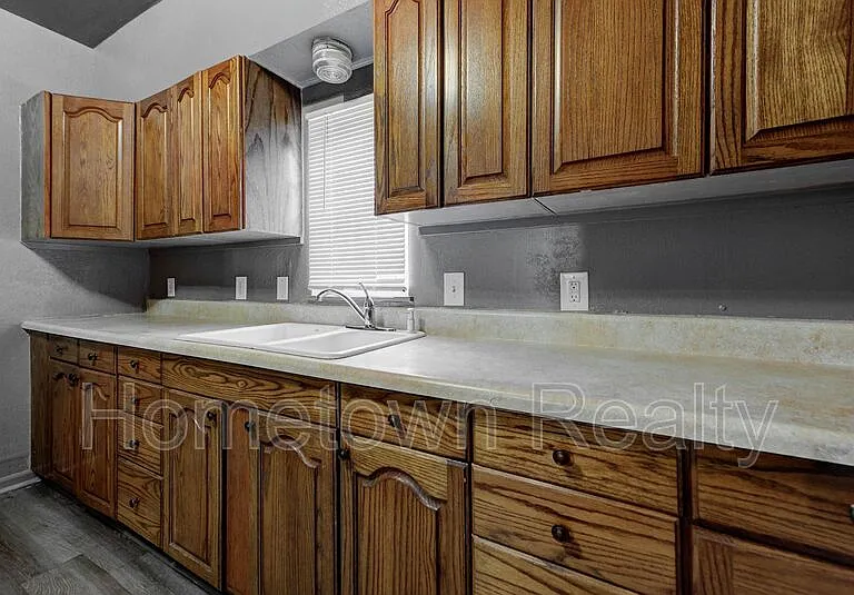 321 SE 25th St — Photo 15