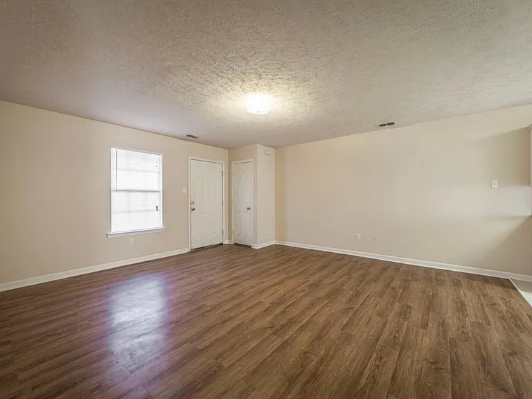 541 Morrison St — Photo 9