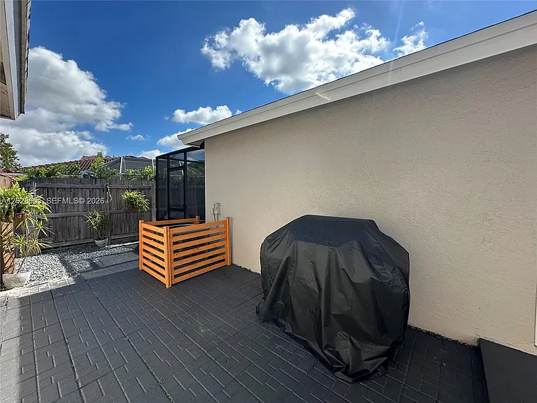 5733 NW 100th Ct — Photo 47