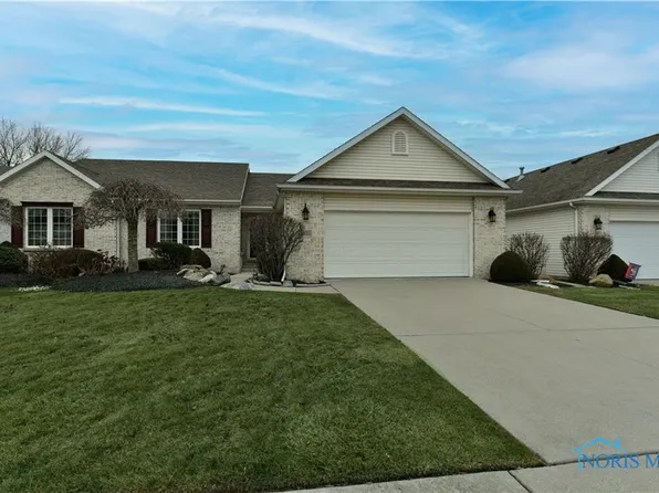 5035 Wynnpark Dr, Oregon, OH 43616