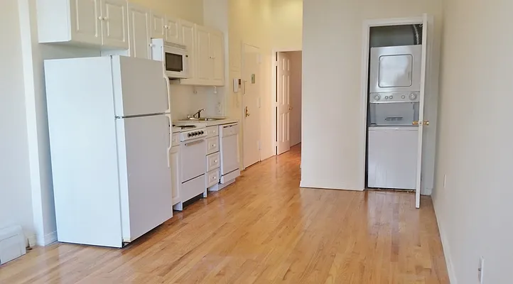 Rented by Julianna Realty Corp | media 17