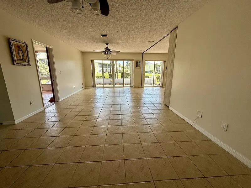2 bed, 2.0 bath, 1319 sqft, $2,300 — Photo 3