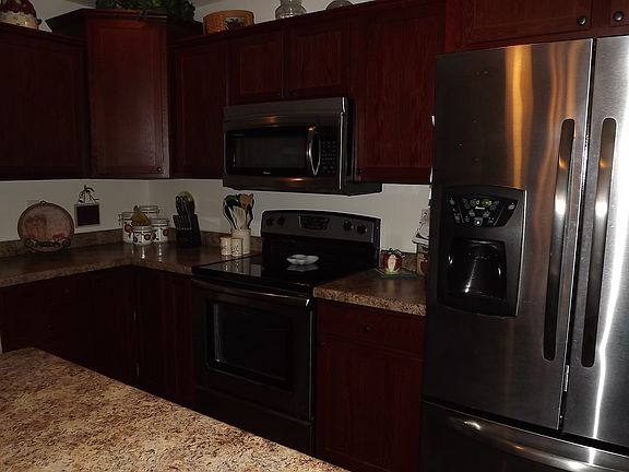 3rd image of 558 Fawn Ave