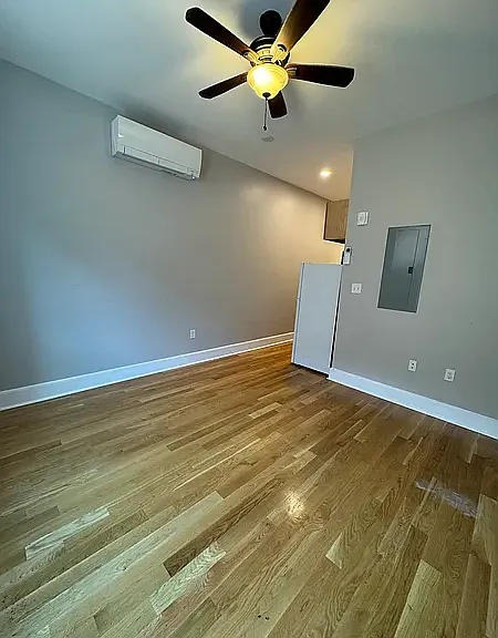 1433 Hancock St #206 — Photo 3
