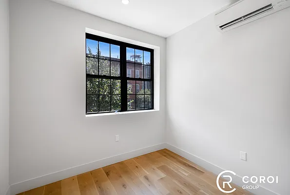 Rented by Coroi Corp | media 12