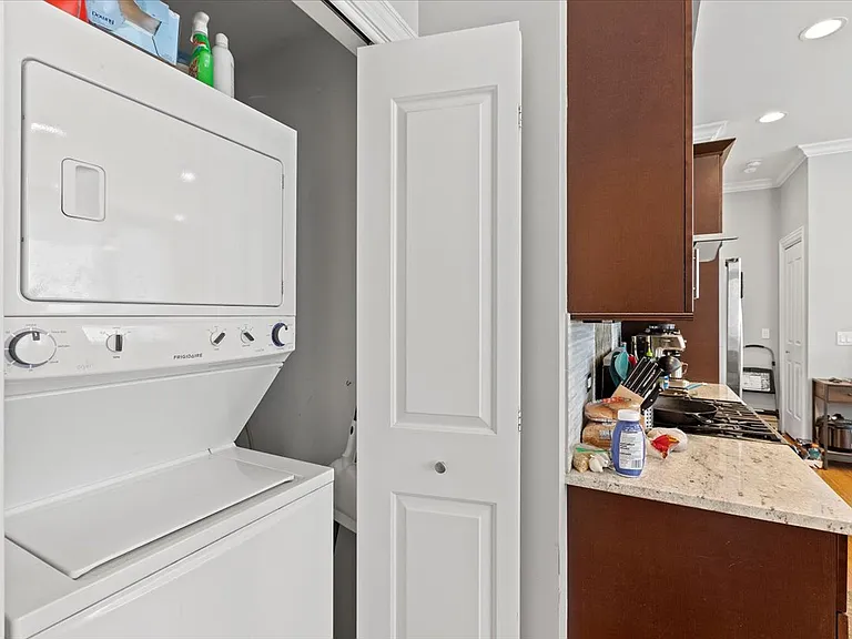 951 W Huron St #204 — Photo 11
