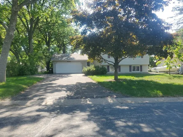 8583 Brant St NE, Blaine, MN 55014