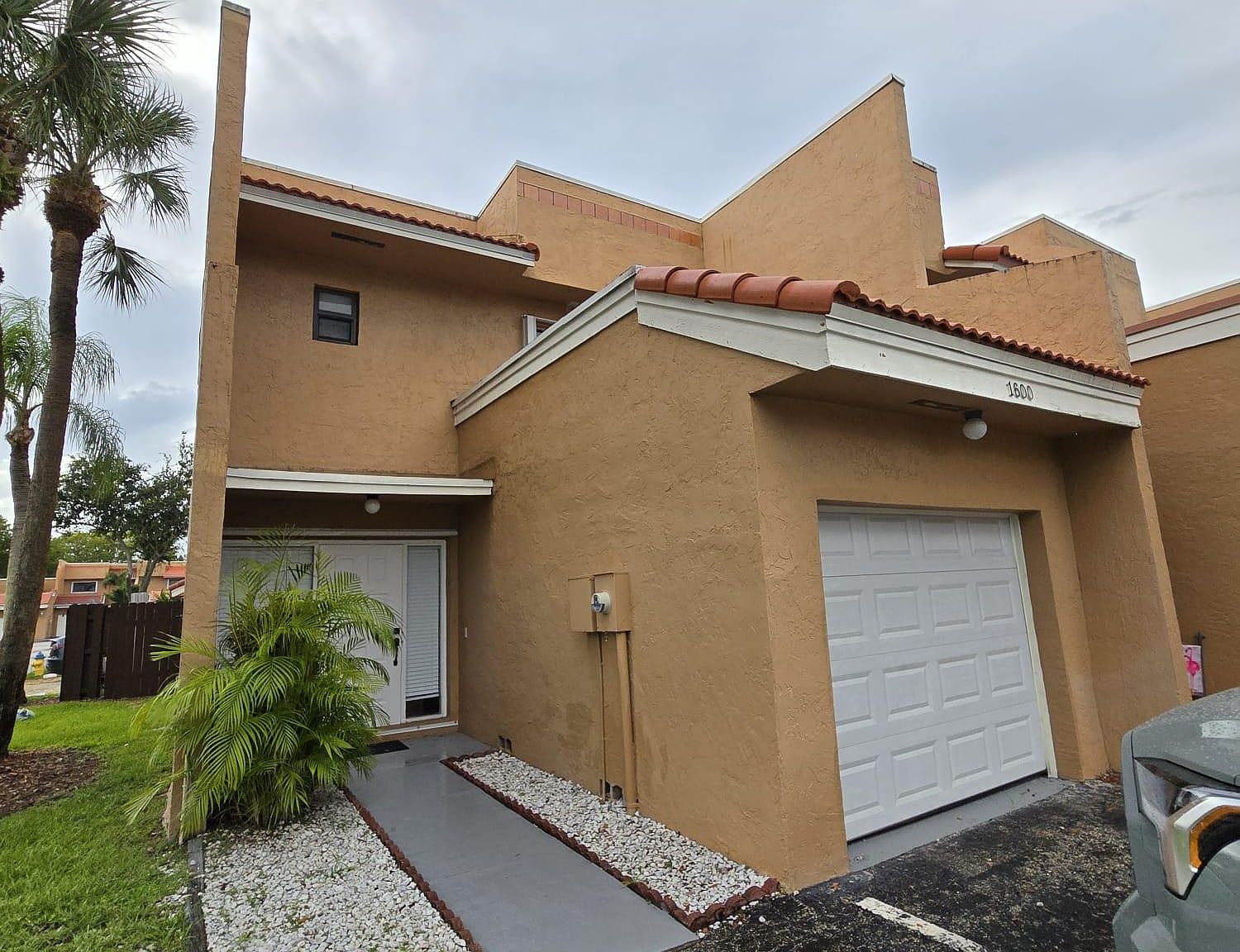 1600 SW 120th Ter, Pembroke Pines, FL 33025 | Zillow