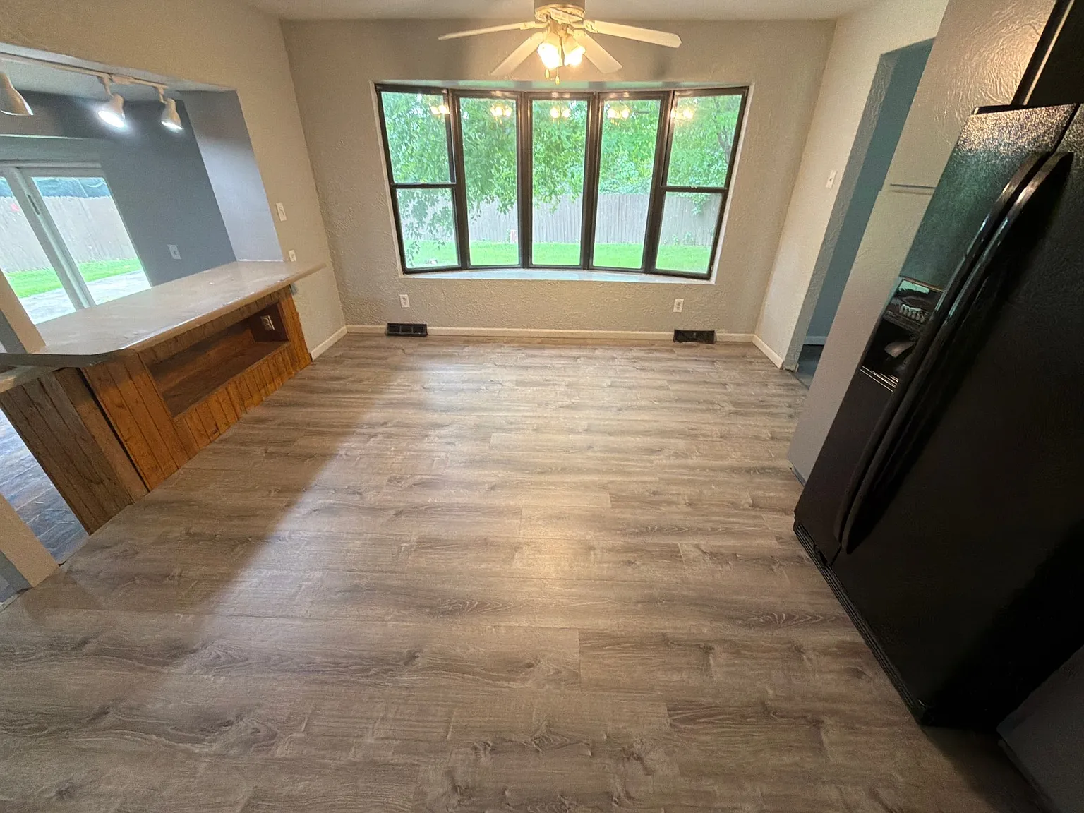 3 bed, 3100 sqft, $2,200 — Photo 3