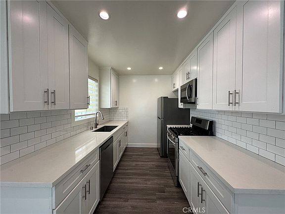 5th image of 1942 S Sherbourne Dr