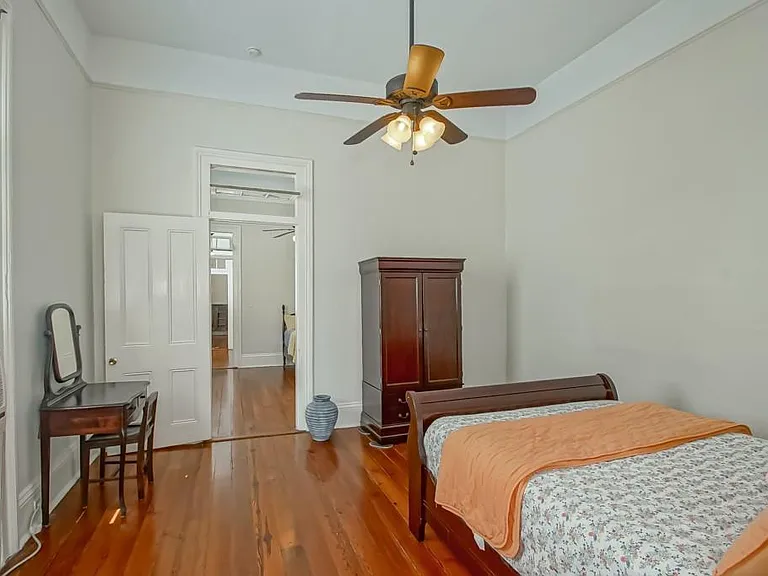 2415 Chippewa St — Photo 4