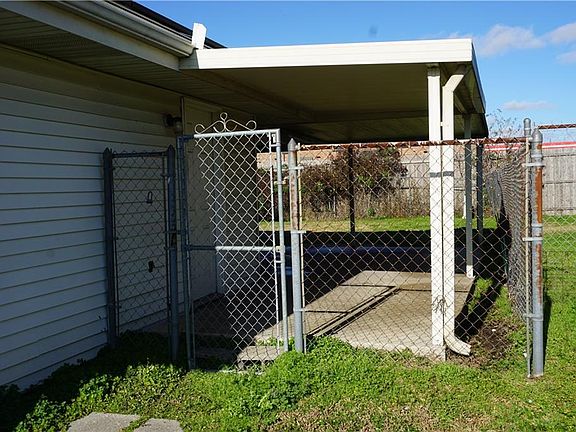 2nd image of 209 Louise Ct